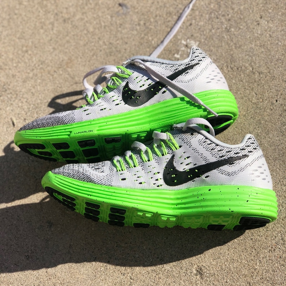 FREE SHIPPING. Nike Trainers (Women Size)